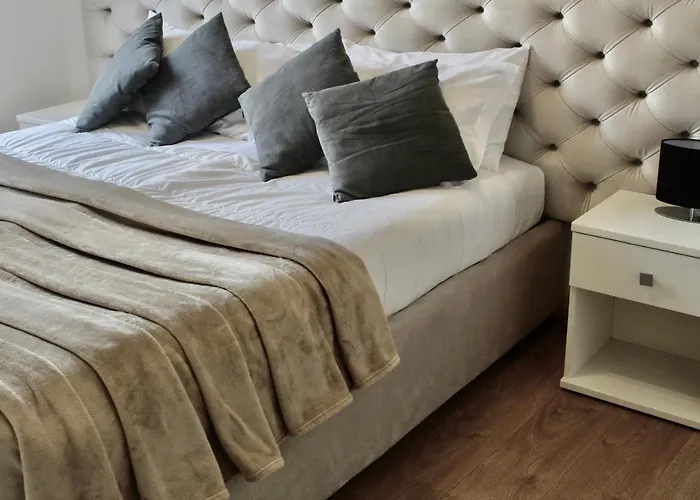 Wamma Spanish Steps With Two Bedrooms * Rom